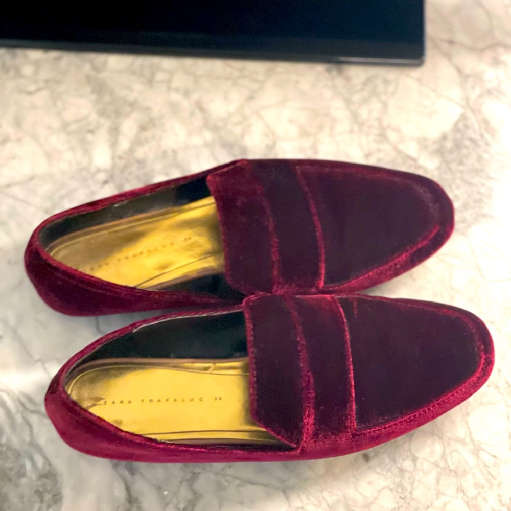Maroon velvet Zara loafers size 39